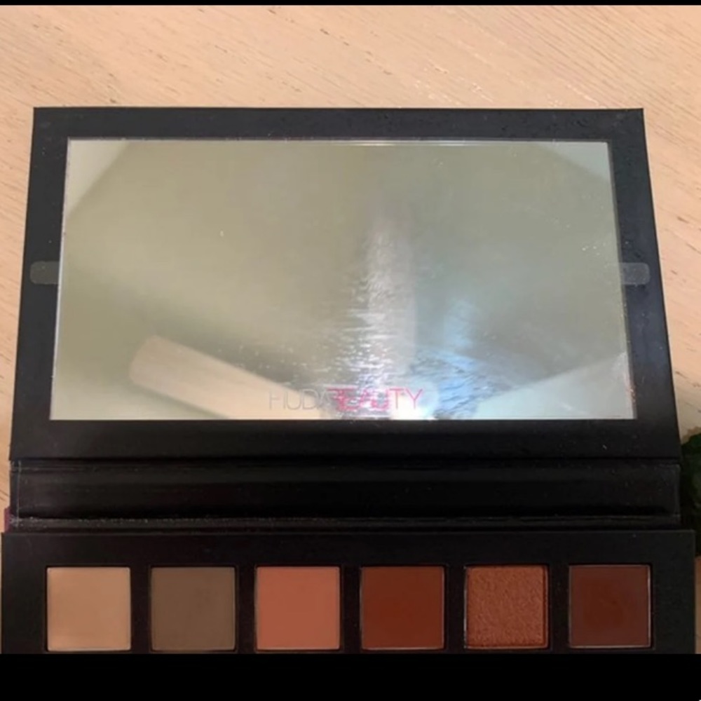 🌸Authentic Huda Beauty desert dusk palette🌸 - Picture 5 of 6